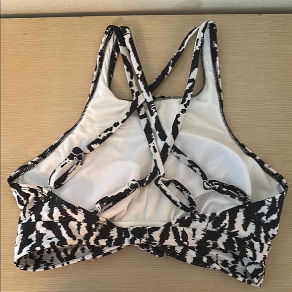 Xersion Black and White Patterned Women's Swim Top sz L - Picture 3 of 4